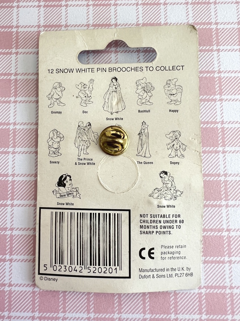 Pin's badge Blanche Neige et les 7 nains - Disney
