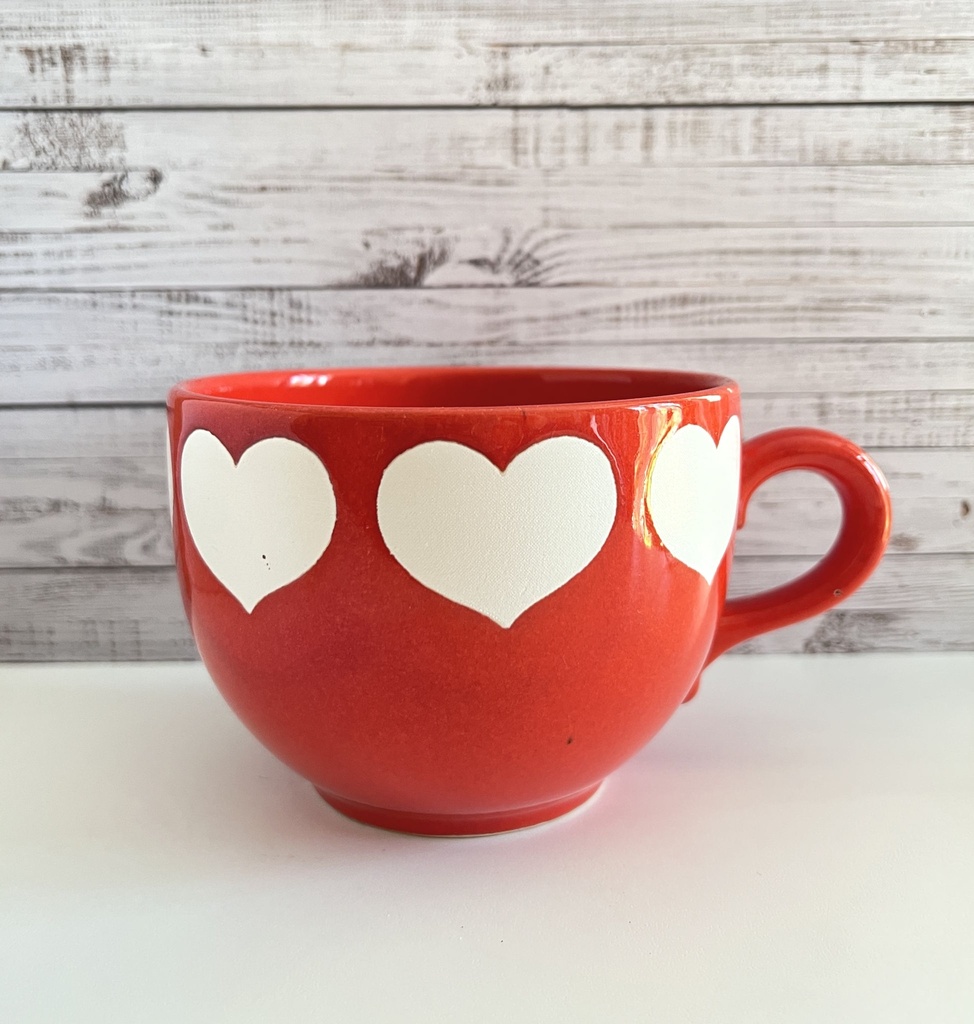 Grande tasse rouge à cœurs blancs Waechtersbach