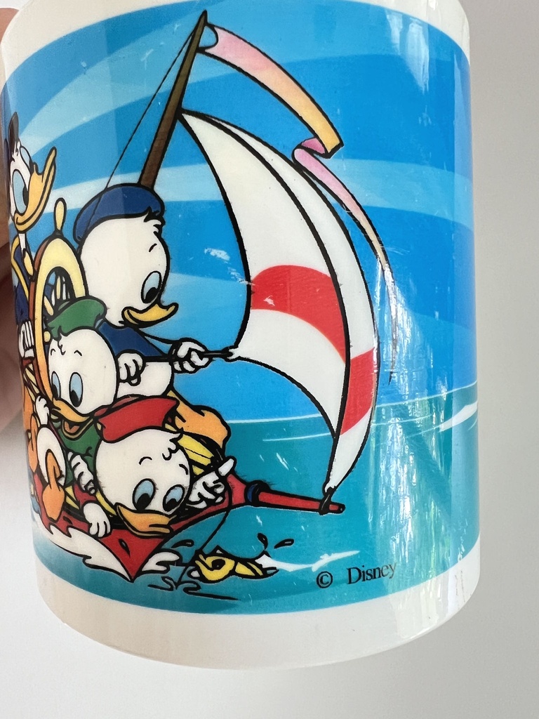 Tasse Donald et ses 3 neveux sur un bateau