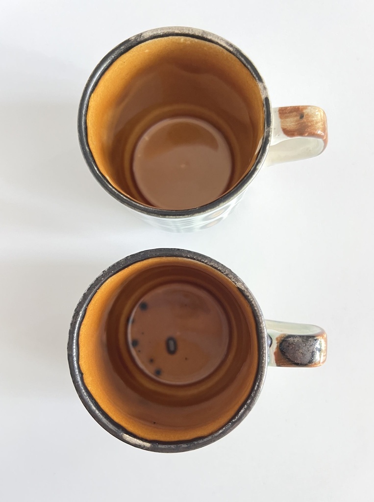 Lot de 2 petites tasses Boch Delta Noix