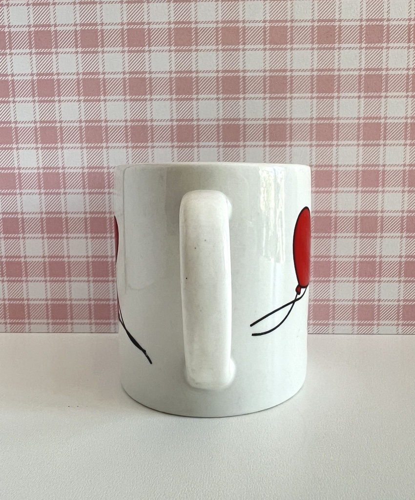 Tasse Hello Kitty avec ballons en forme de cœur - Sanrio 2011