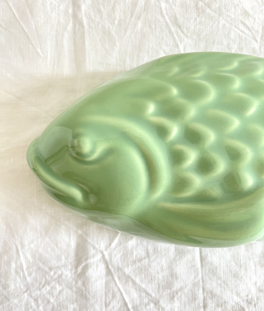 Moule à pudding en céramique en forme de poisson vert amande