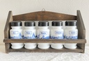 Étagère à épices avec ses petits pots