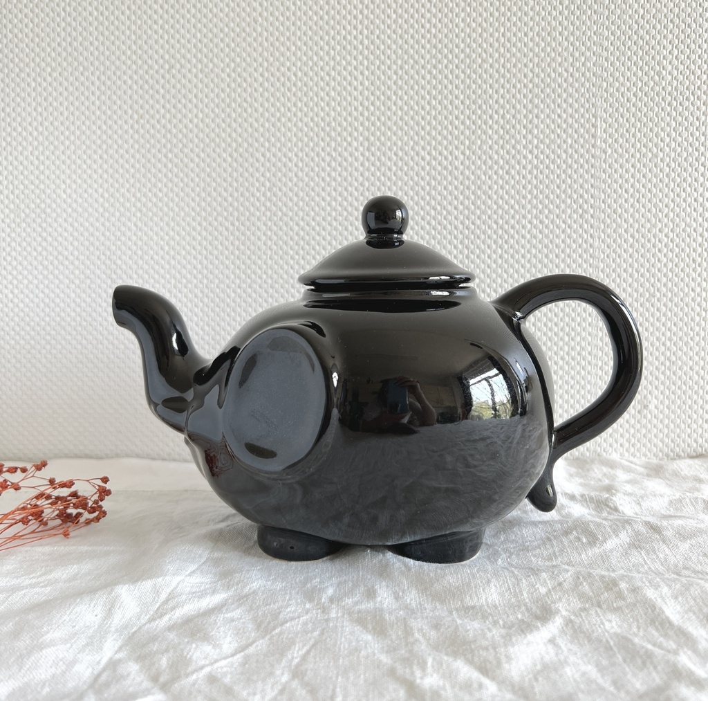 Théière éléphant noire