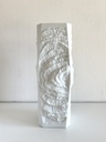 Vase blanc en biscuit au décor texturé AK Kaiser