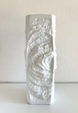 Vase blanc en biscuit au décor texturé AK Kaiser