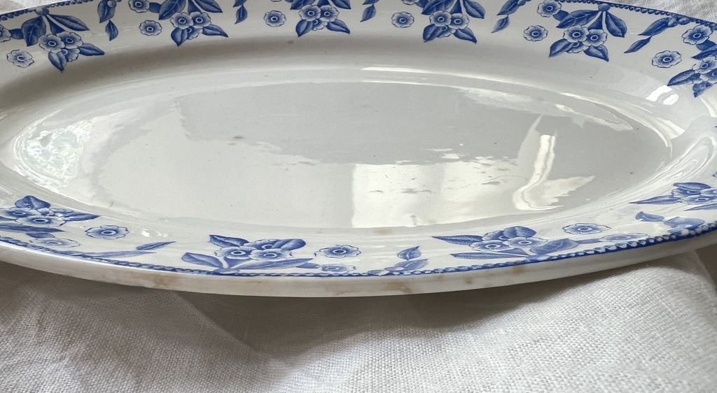 Plat ovale Boch Dux