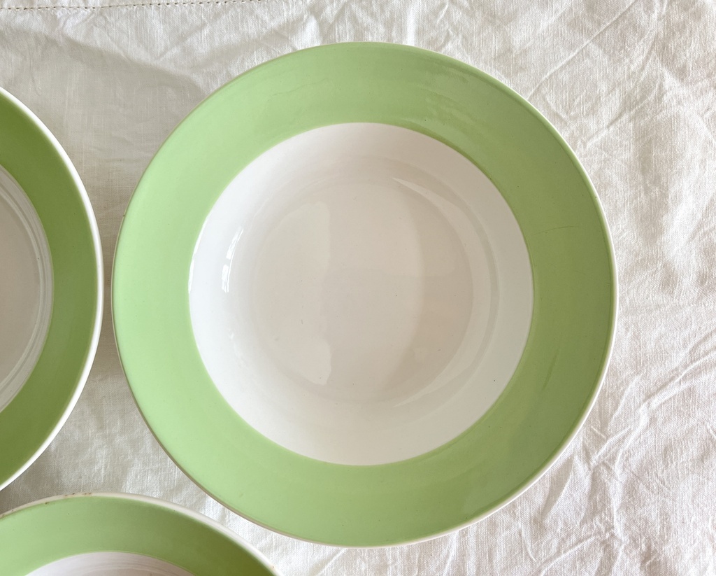 Lot de 4 assiettes creuses à bord vert pastel Zik Konakovo