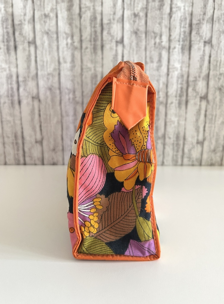 Trousse de toilette fleurie