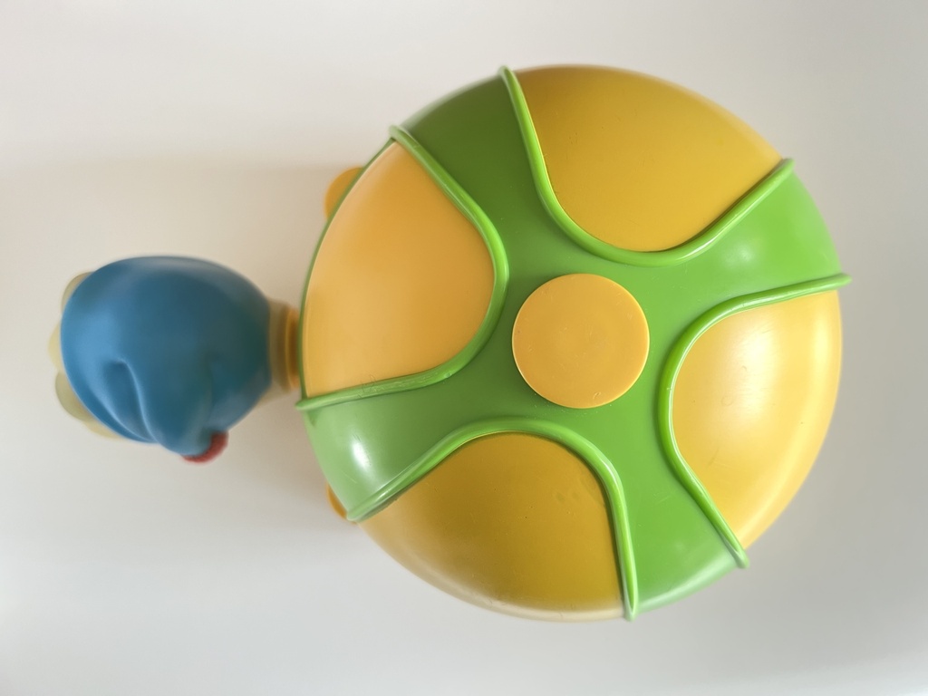 Luxi-Tortue et sa figurine Sauterelle Les Luxioles