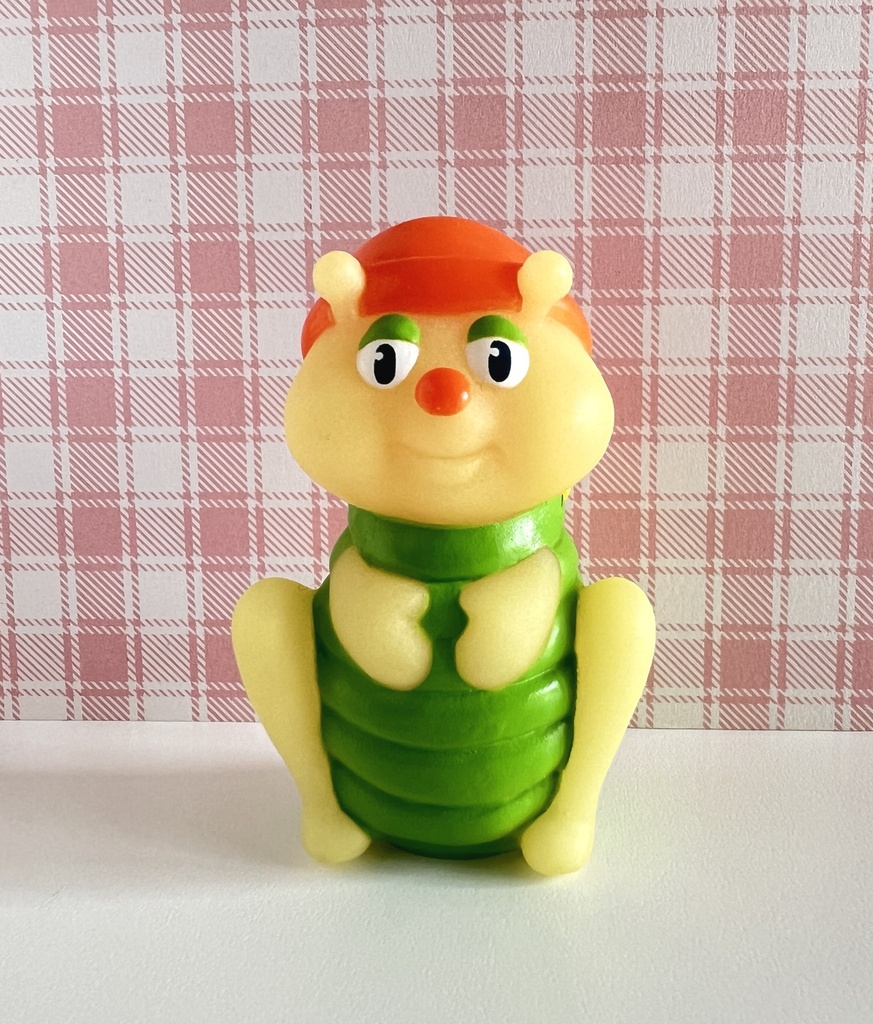 Luxi-Tortue et sa figurine Sauterelle Les Luxioles