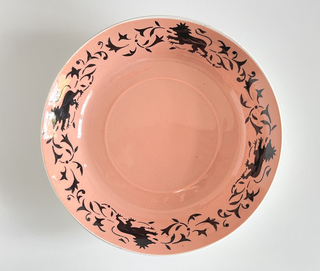 Tasse à chocolat et sous-tasse rose à décor de lion Sarreguemines