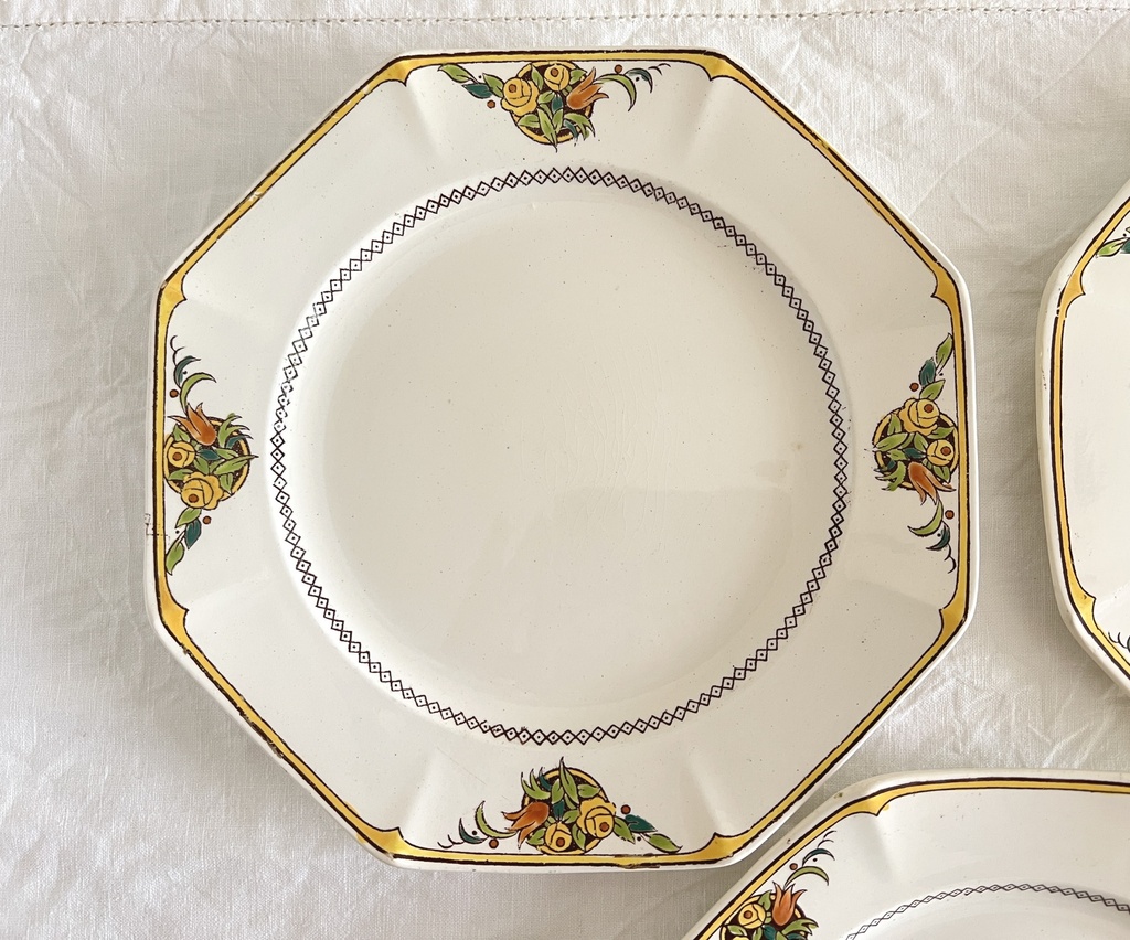 Lot de 4 assiettes plates Boch Art déco (décor 1206)
