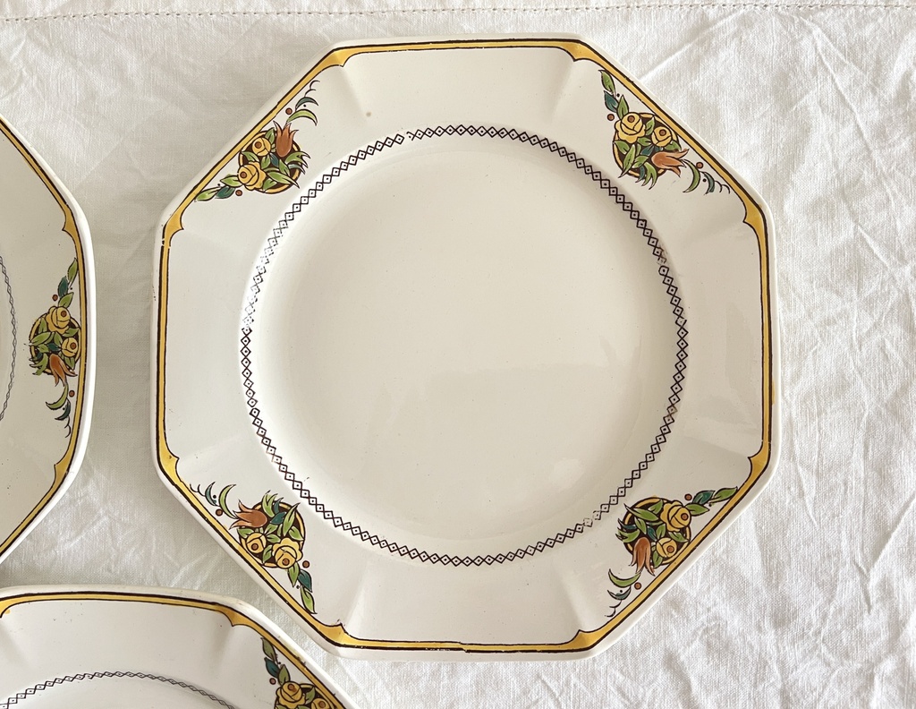 Lot de 4 assiettes plates Boch Art déco (décor 1206)