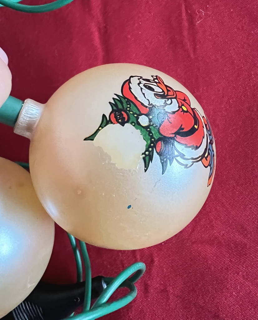 Guirlande lumineuse avec boules de Noël Disney