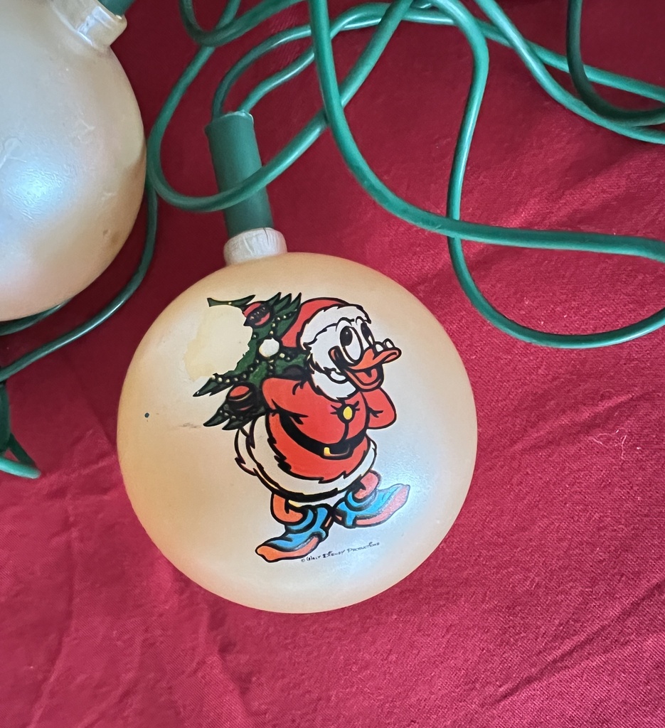 Guirlande lumineuse avec boules de Noël Disney