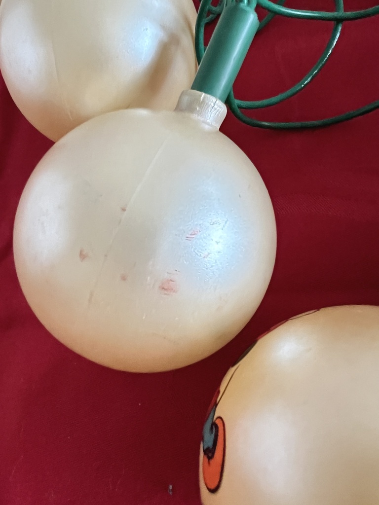 Guirlande lumineuse avec boules de Noël Disney