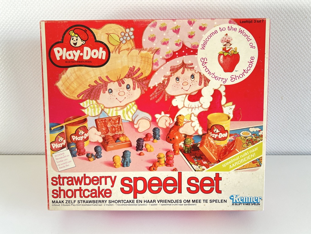 Play-Doh Charlotte aux fraises