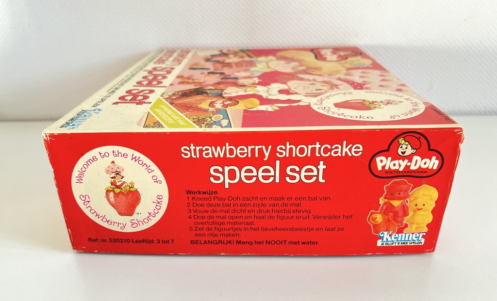 Play-Doh Charlotte aux fraises