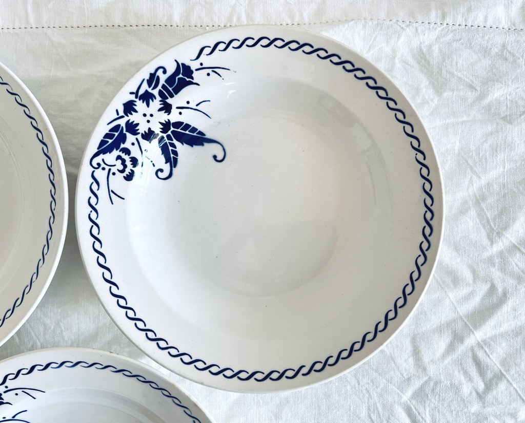 Lot de 3 assiettes creuses Boch Campanule