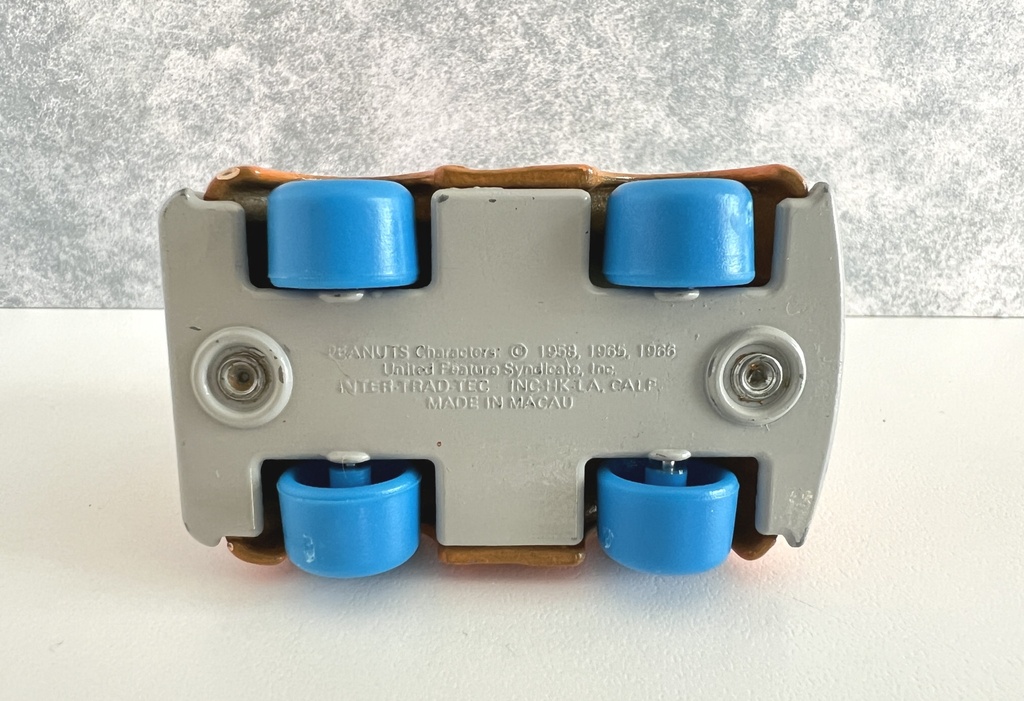 Voiture modèle réduit Snoopy - Peanuts 1966 / 1971