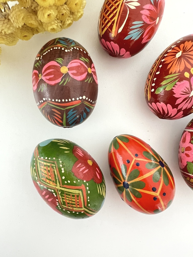 Ensemble de 6 œufs en bois peints style Pysanky