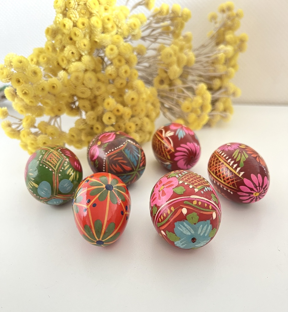 Ensemble de 6 œufs en bois peints style Pysanky