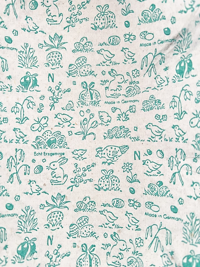 Grande boîte œuf en carton / papier mâché