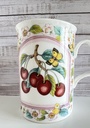 Tasse Roy Kirkham Prunus fait de cerises et de papillons