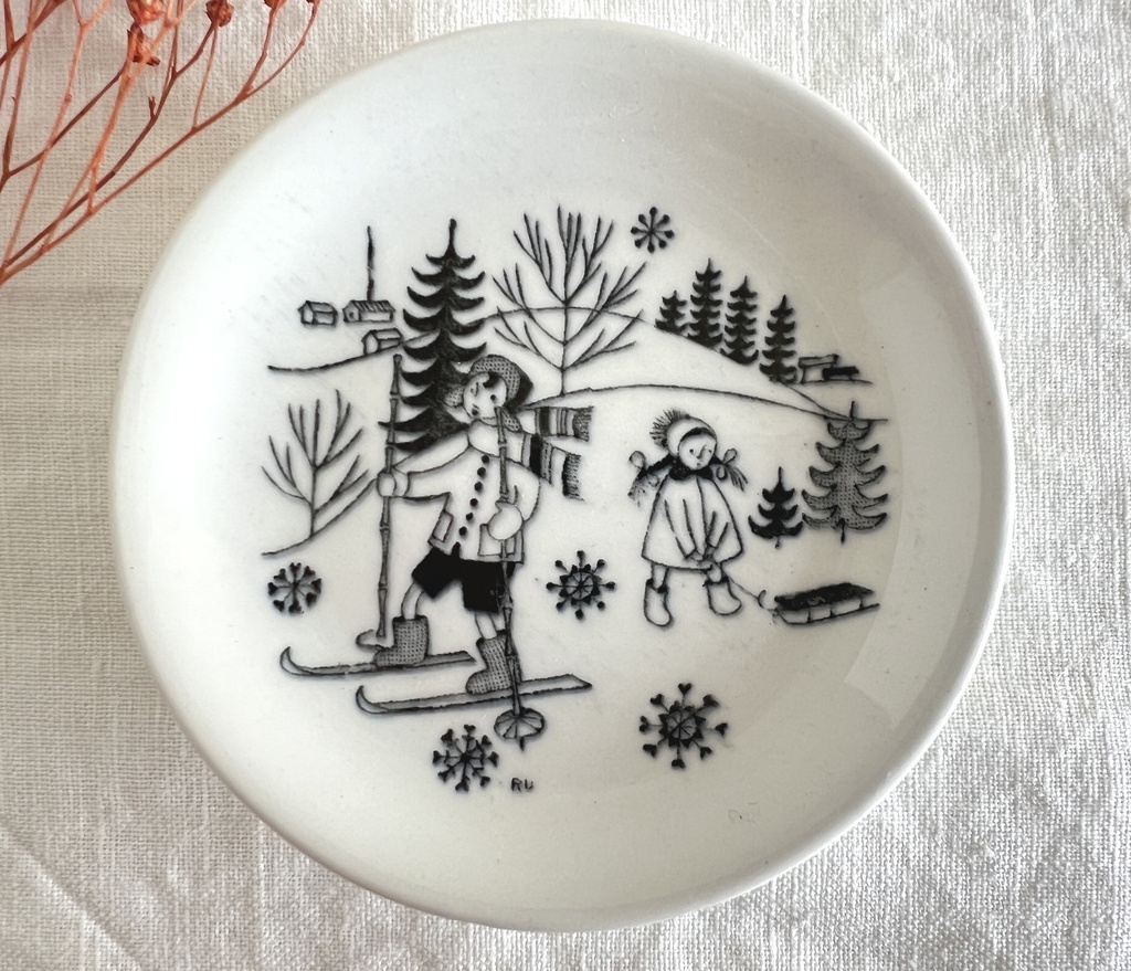 Petite assiette murale Arabia Raija Uosikkinen