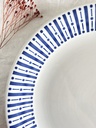 Grande assiette ronde à motifs géométriques bleus FB (Fénal Badonviller)
