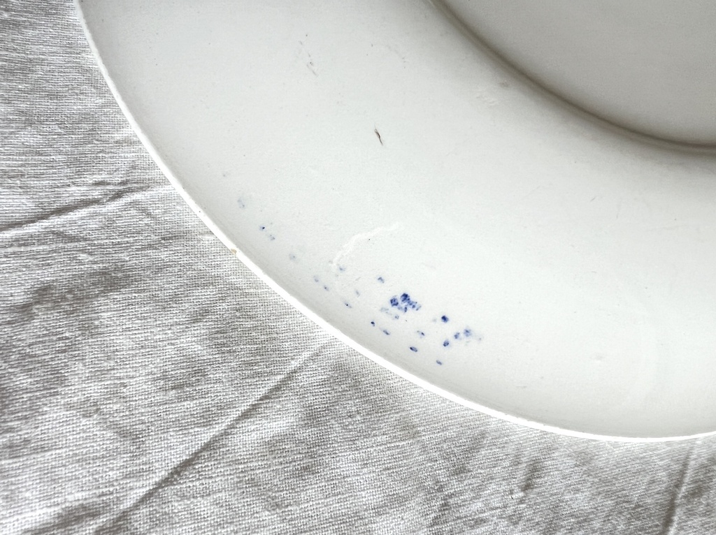 Grande assiette ronde à motifs géométriques bleus FB (Fénal Badonviller)