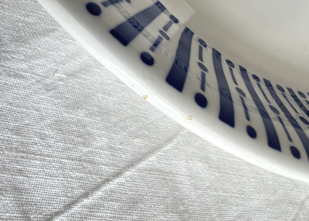 Grande assiette ronde à motifs géométriques bleus FB (Fénal Badonviller)