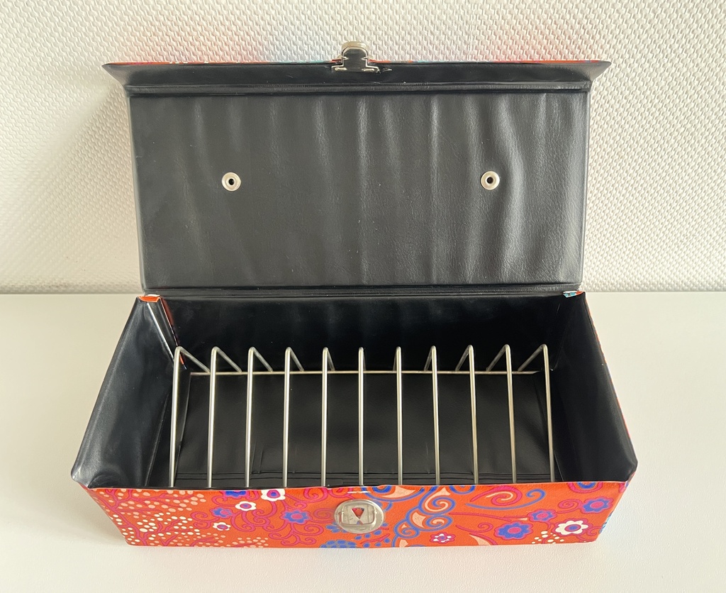 Valisette de rangement orange à fleurs colorées pour cassette audio