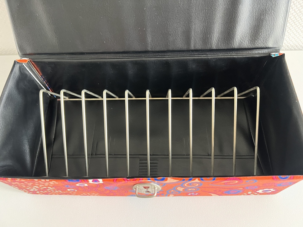 Valisette de rangement orange à fleurs colorées pour cassette audio