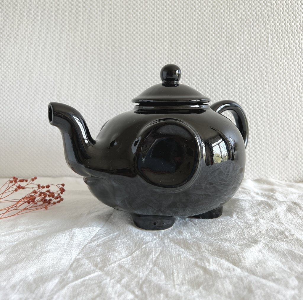 Théière éléphant noire