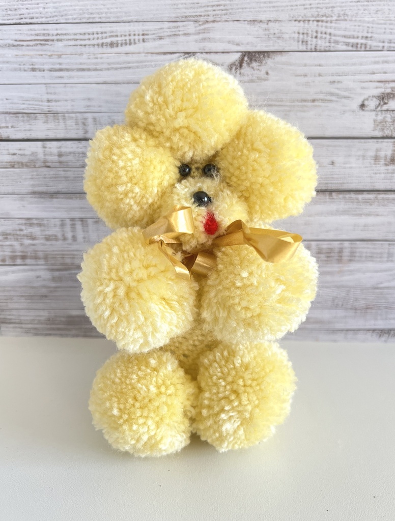 Cache-bouteille caniche jaune en crochet
