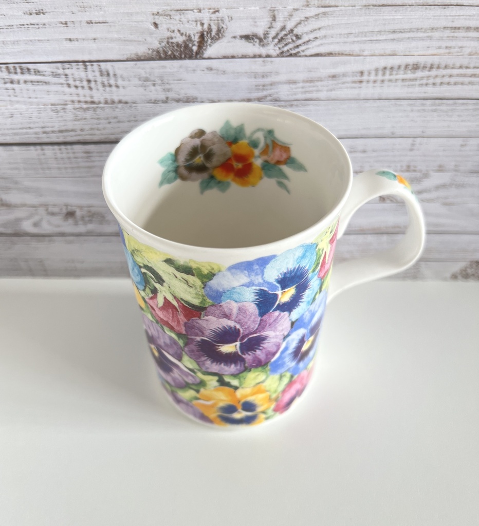 Tasse Pansy by Roy Kirkham - 1994