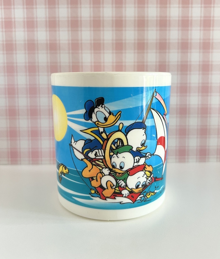 Tasse Donald et ses 3 neveux sur un bateau