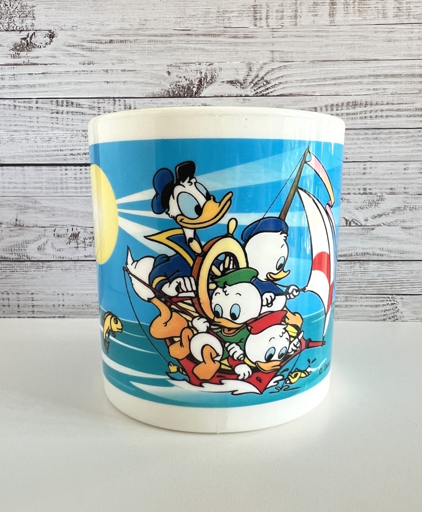 Tasse Donald et ses 3 neveux sur un bateau
