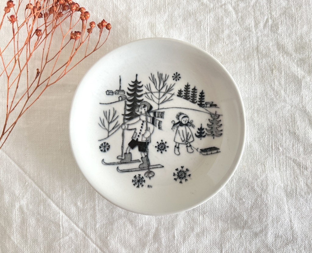 Petite assiette murale Arabia Raija Uosikkinen