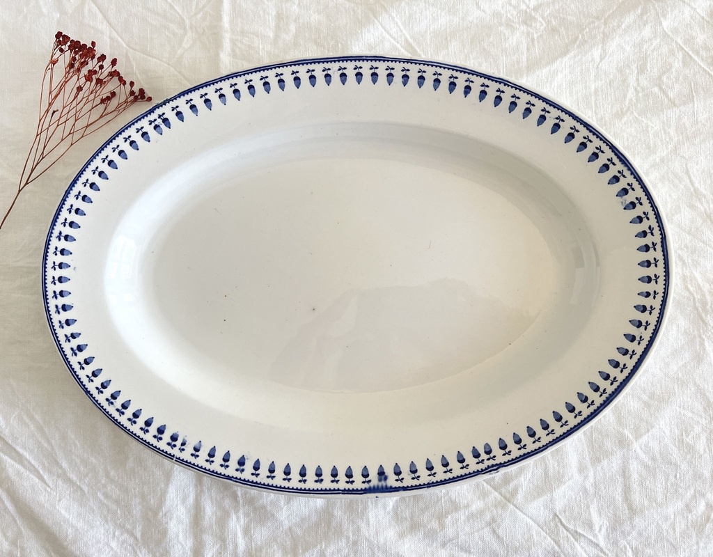 Plat ovale à viande Boch Gland