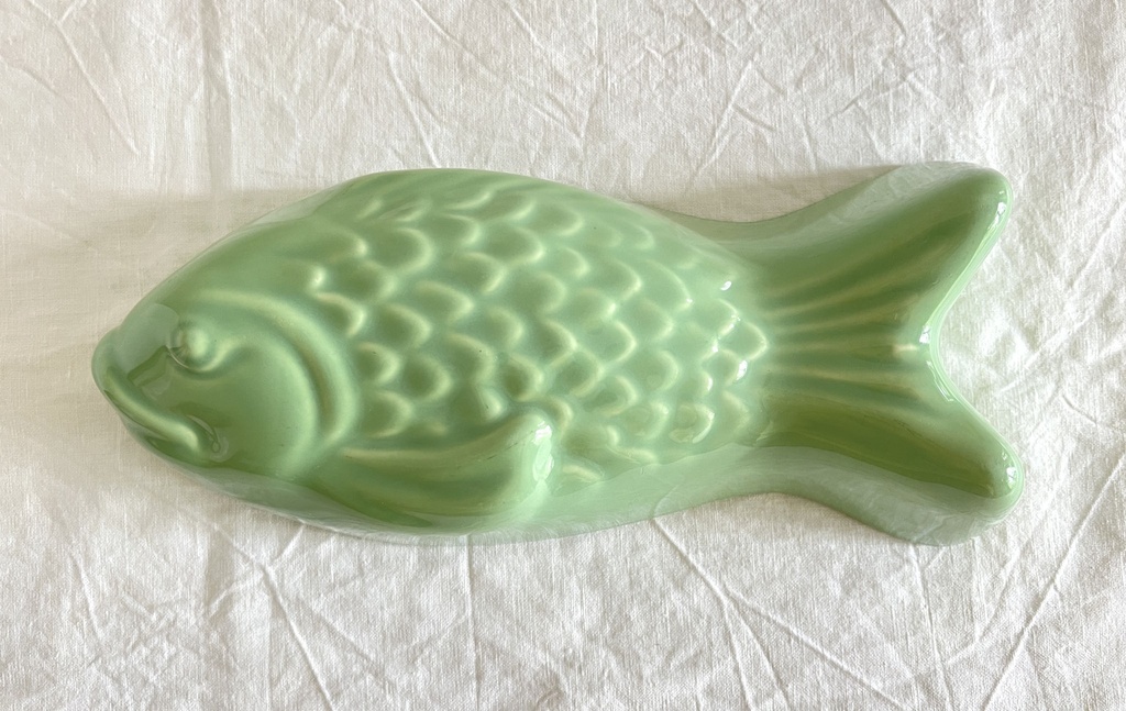 Moule à pudding en céramique en forme de poisson vert amande