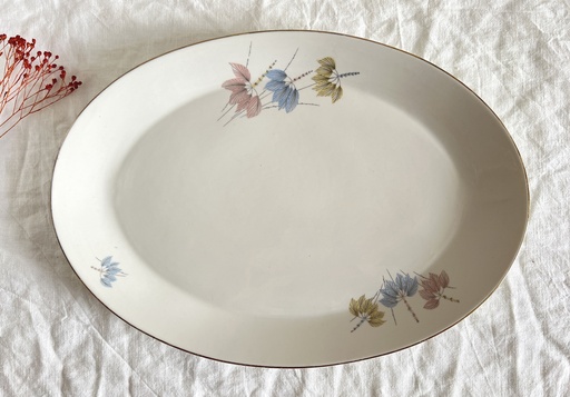 Plat ovale Boch au décor de feuilles pastel