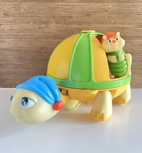Luxi-Tortue et sa figurine Sauterelle Les Luxioles