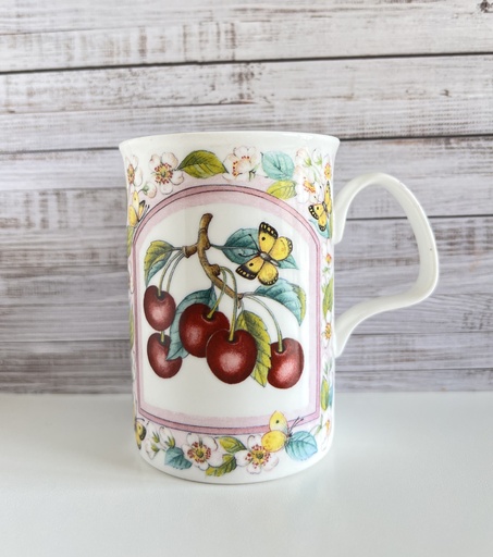 Tasse Roy Kirkham Prunus au décor de cerises et de papillons