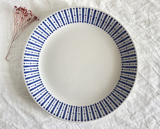 Grande assiette ronde à motifs géométriques bleus FB (Fénal Badonviller)